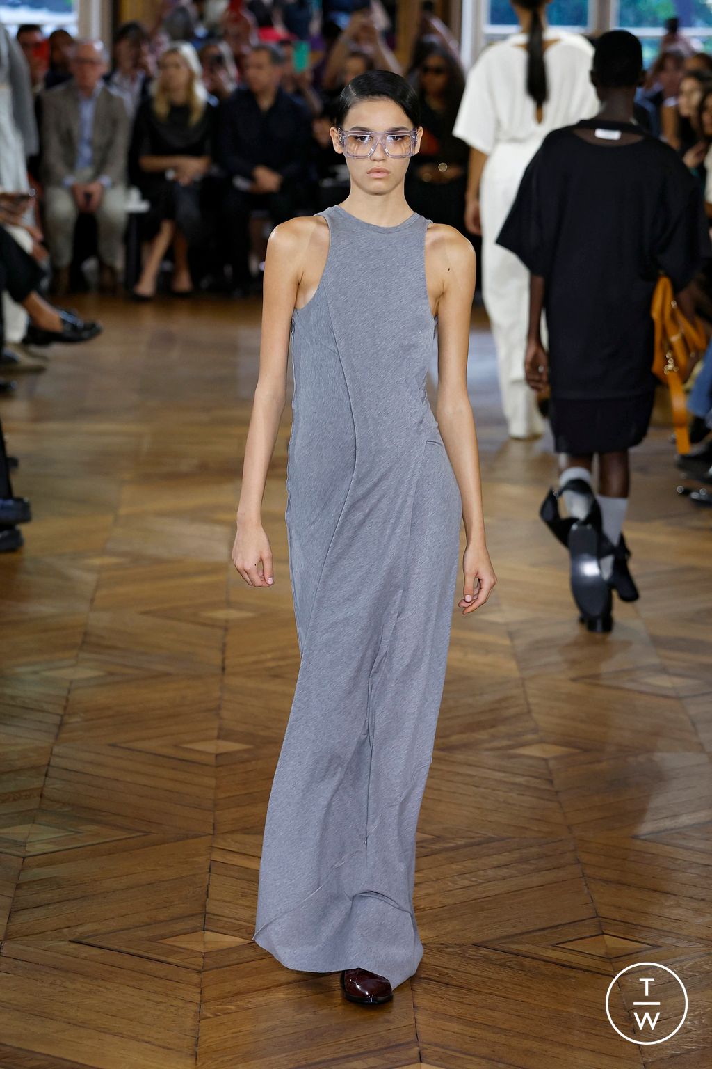 Fashion Week Paris Spring/Summer 2024 look 4 from the Victoria Beckham collection womenswear