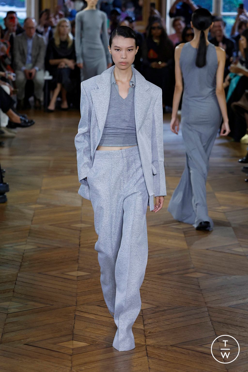 Fashion Week Paris Spring/Summer 2024 look 5 from the Victoria Beckham collection 女装