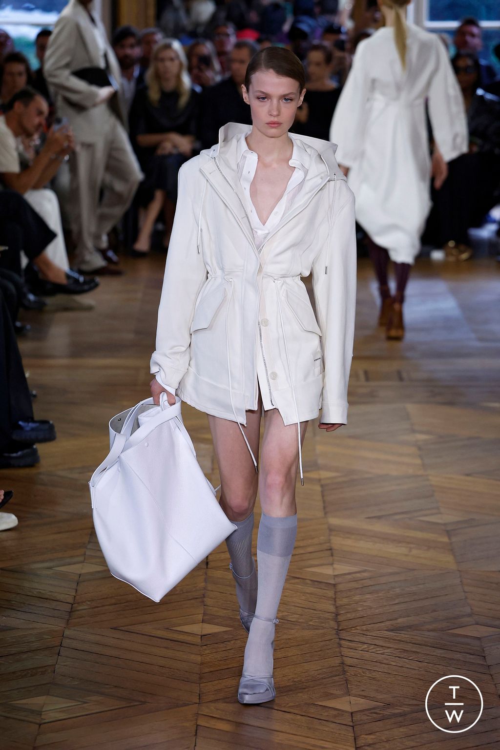 Fashion Week Paris Spring/Summer 2024 look 21 from the Victoria Beckham collection 女装