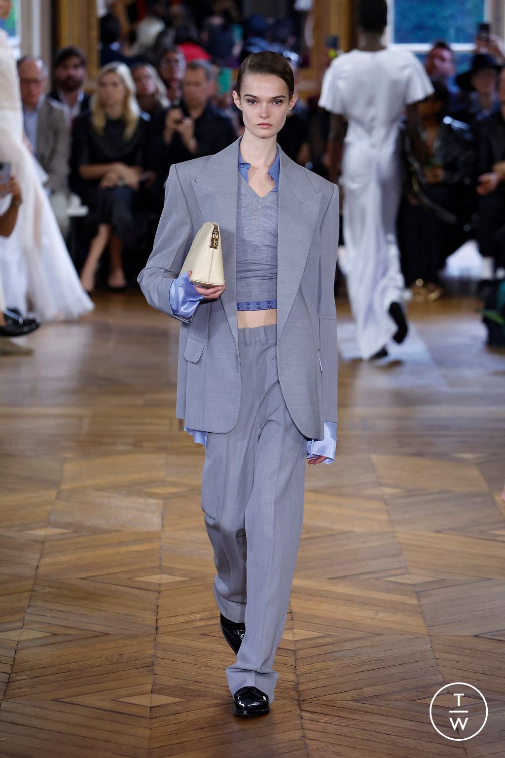 Fashion Week Paris Spring/Summer 2024 look 31 from the Victoria Beckham collection 女装