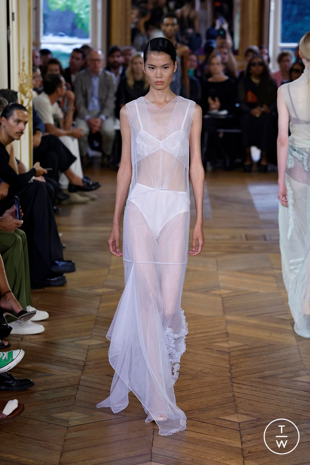 Fashion Week Paris Spring/Summer 2024 look 34 from the Victoria Beckham collection womenswear