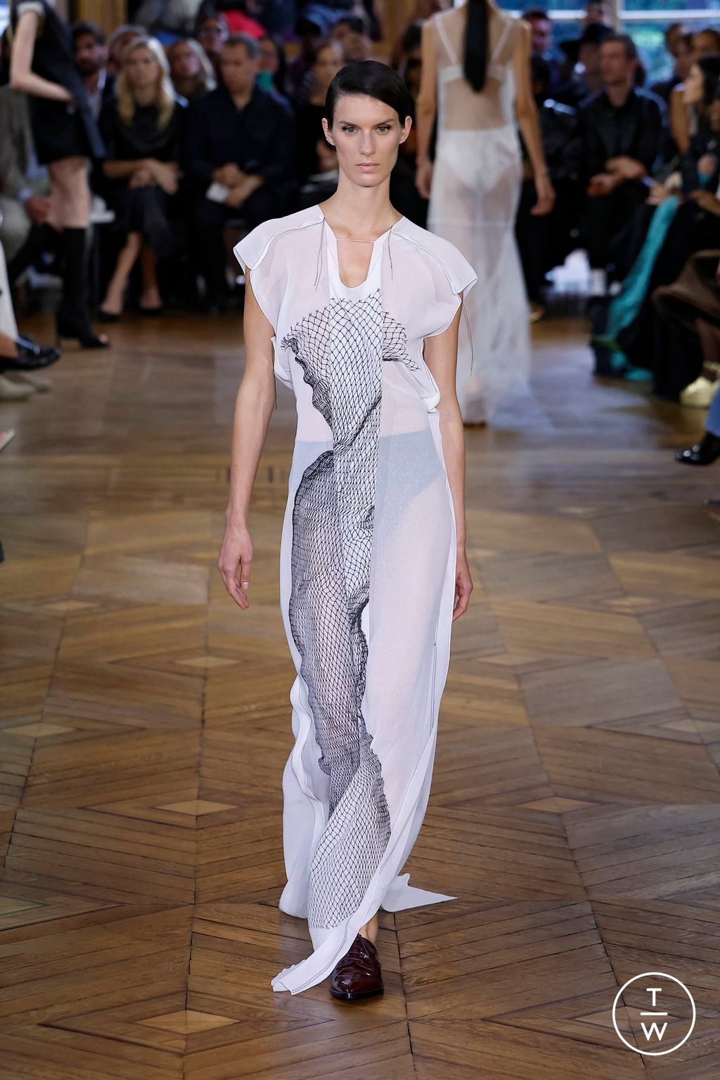 Fashion Week Paris Spring/Summer 2024 look 36 from the Victoria Beckham collection womenswear