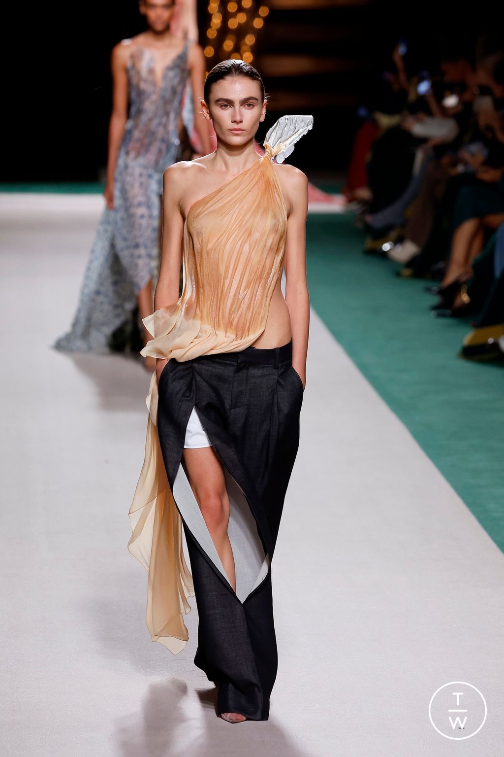 Fashion Week Paris Spring-Summer 2025 look 4 from the Victoria Beckham collection womenswear