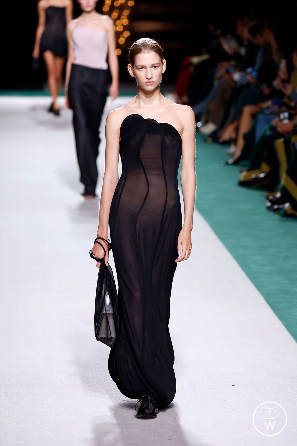 Fashion Week Paris Spring/Summer 2025 look 32 from the Victoria Beckham collection womenswear