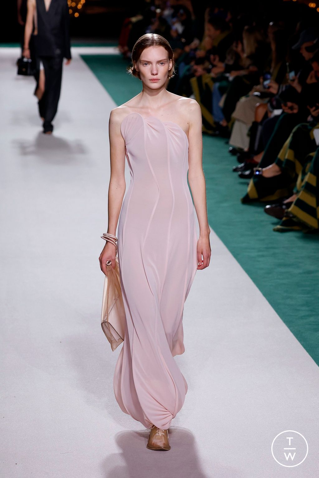 Fashion Week Paris Spring/Summer 2025 look 36 from the Victoria Beckham collection womenswear