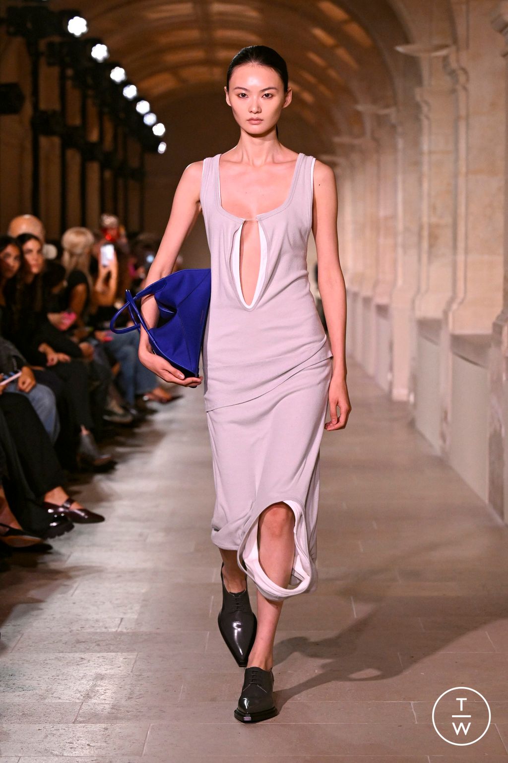 Fashion Week Paris Spring/Summer 2026 look 14 de la collection Victoria Beckham womenswear