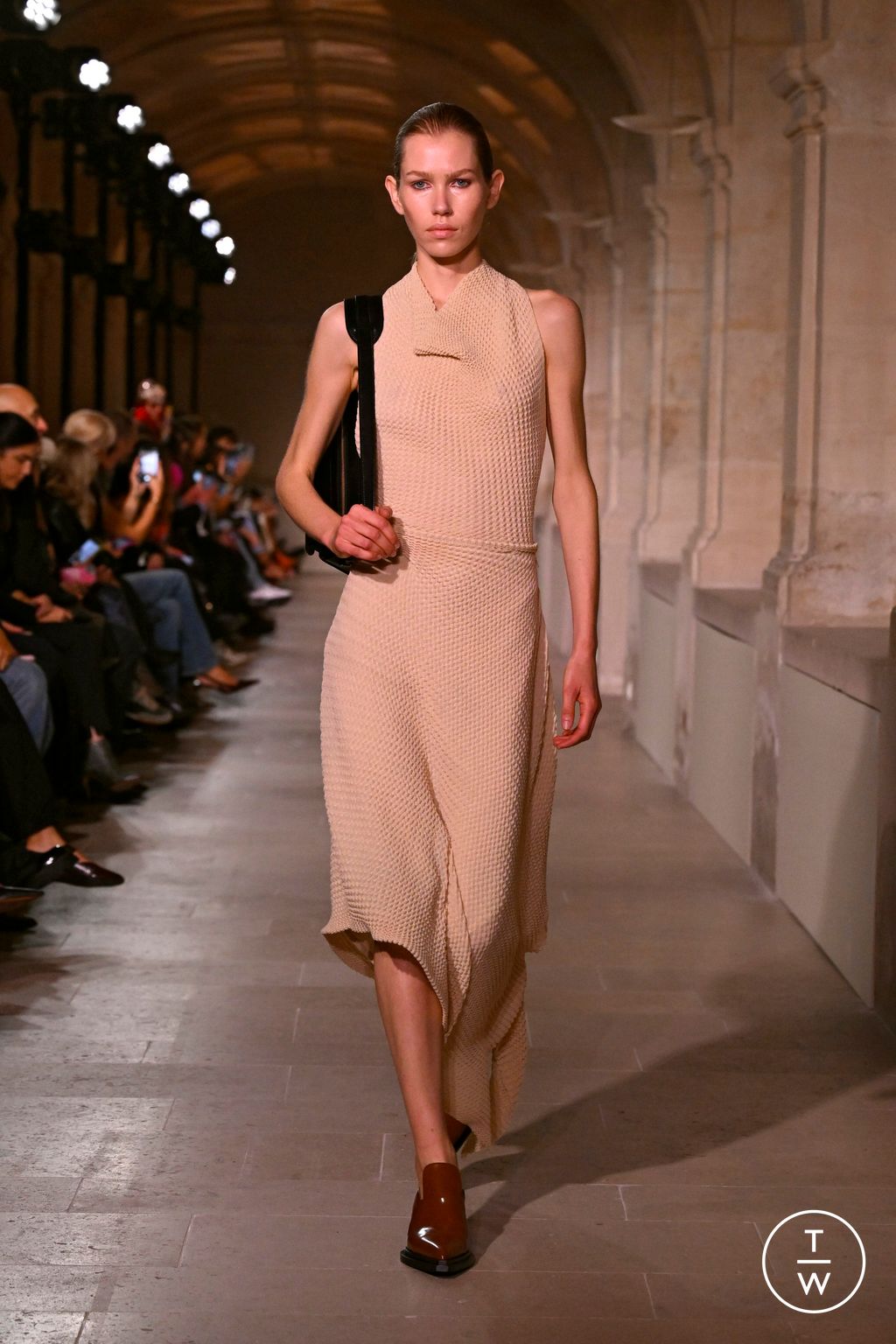 Fashion Week Paris Spring/Summer 2026 look 20 de la collection Victoria Beckham womenswear