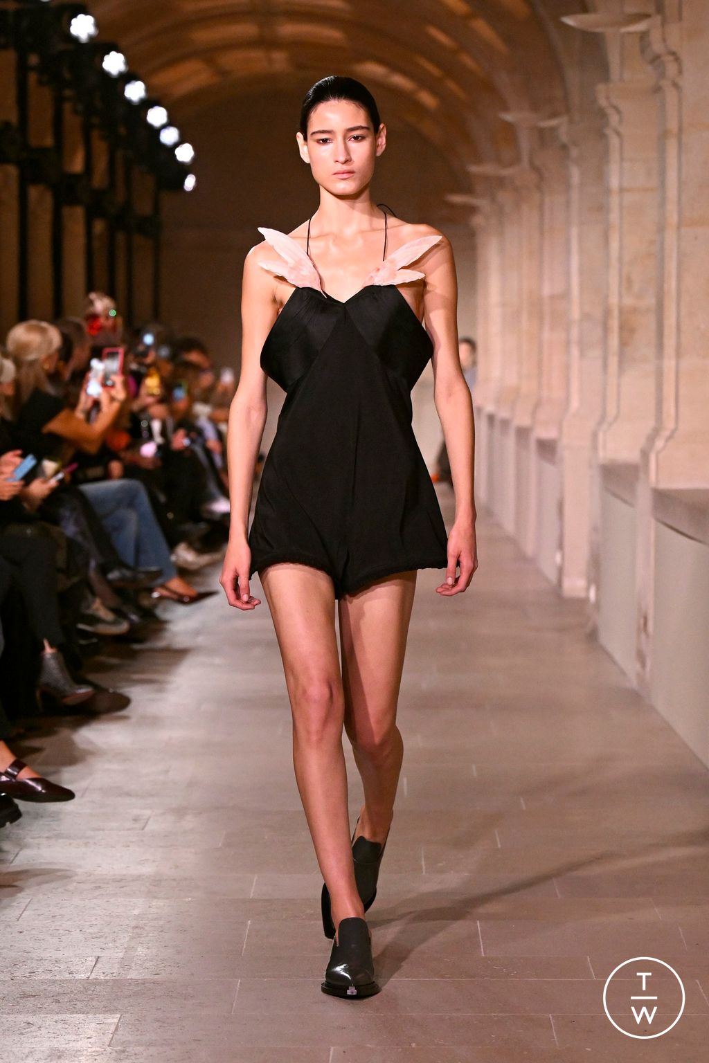 Fashion Week Paris Spring/Summer 2026 look 27 from the Victoria Beckham collection womenswear