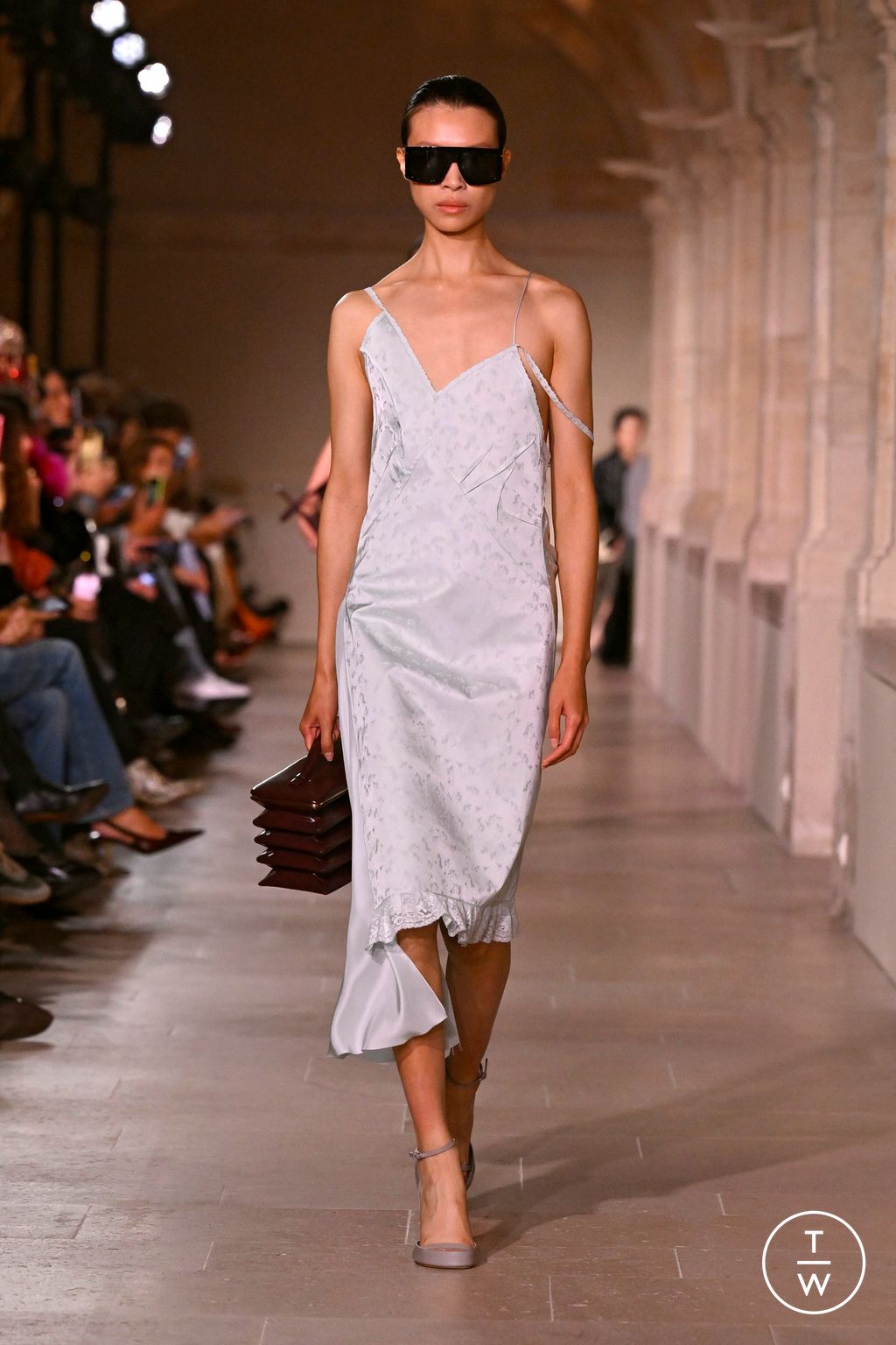 Fashion Week Paris Spring/Summer 2026 look 28 from the Victoria Beckham collection womenswear