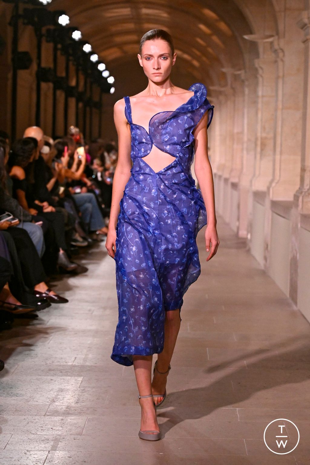 Fashion Week Paris Spring/Summer 2026 look 36 de la collection Victoria Beckham womenswear