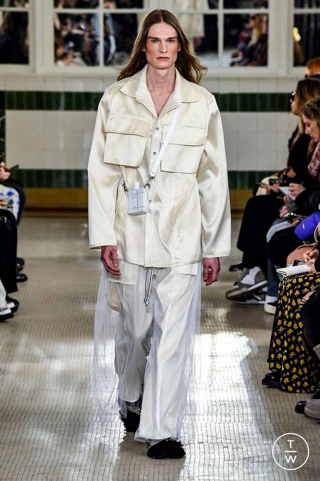 Fashion Week Paris Fall/Winter 2023 look 18 from the Victoria/tomas collection womenswear