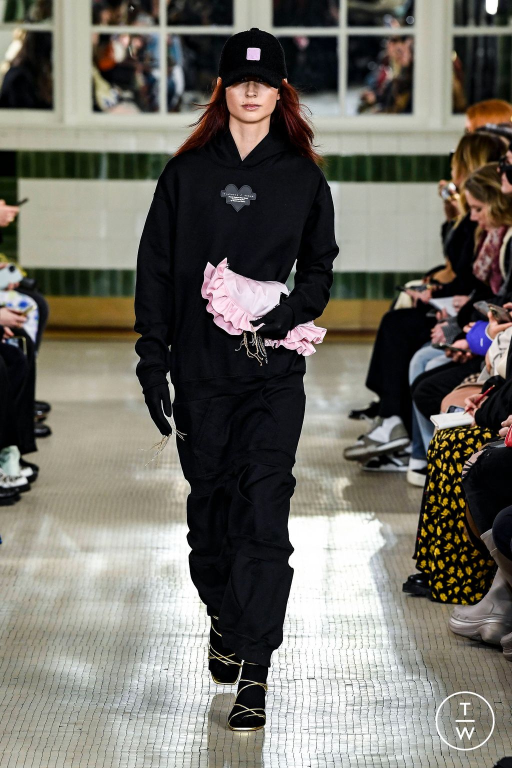 Fashion Week Paris Fall/Winter 2023 look 24 from the Victoria/tomas collection womenswear