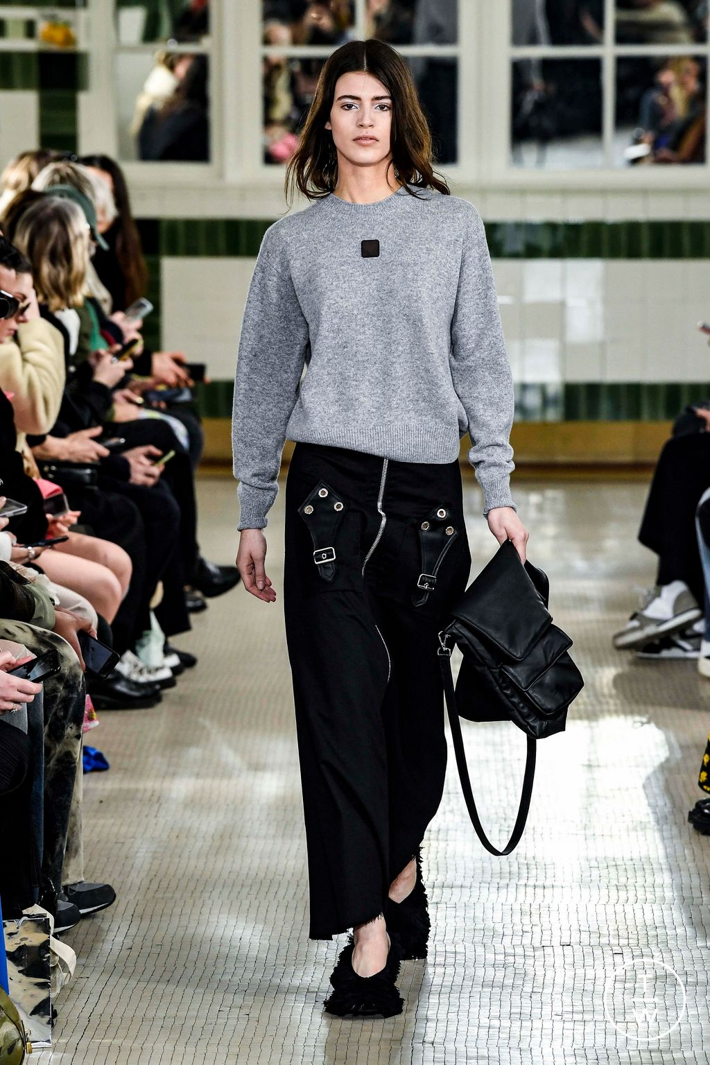 Fashion Week Paris Fall/Winter 2023 look 37 from the Victoria/tomas collection 女装