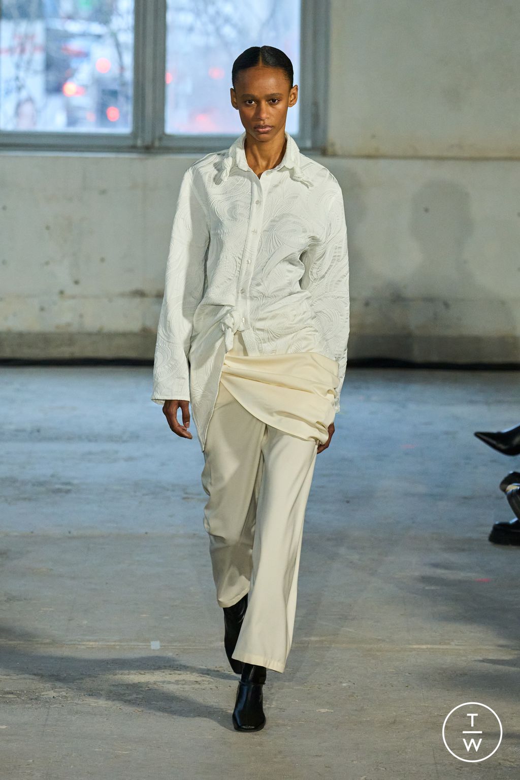 Fashion Week Paris Fall/Winter 2024 look 7 from the Victoria/tomas collection 女装