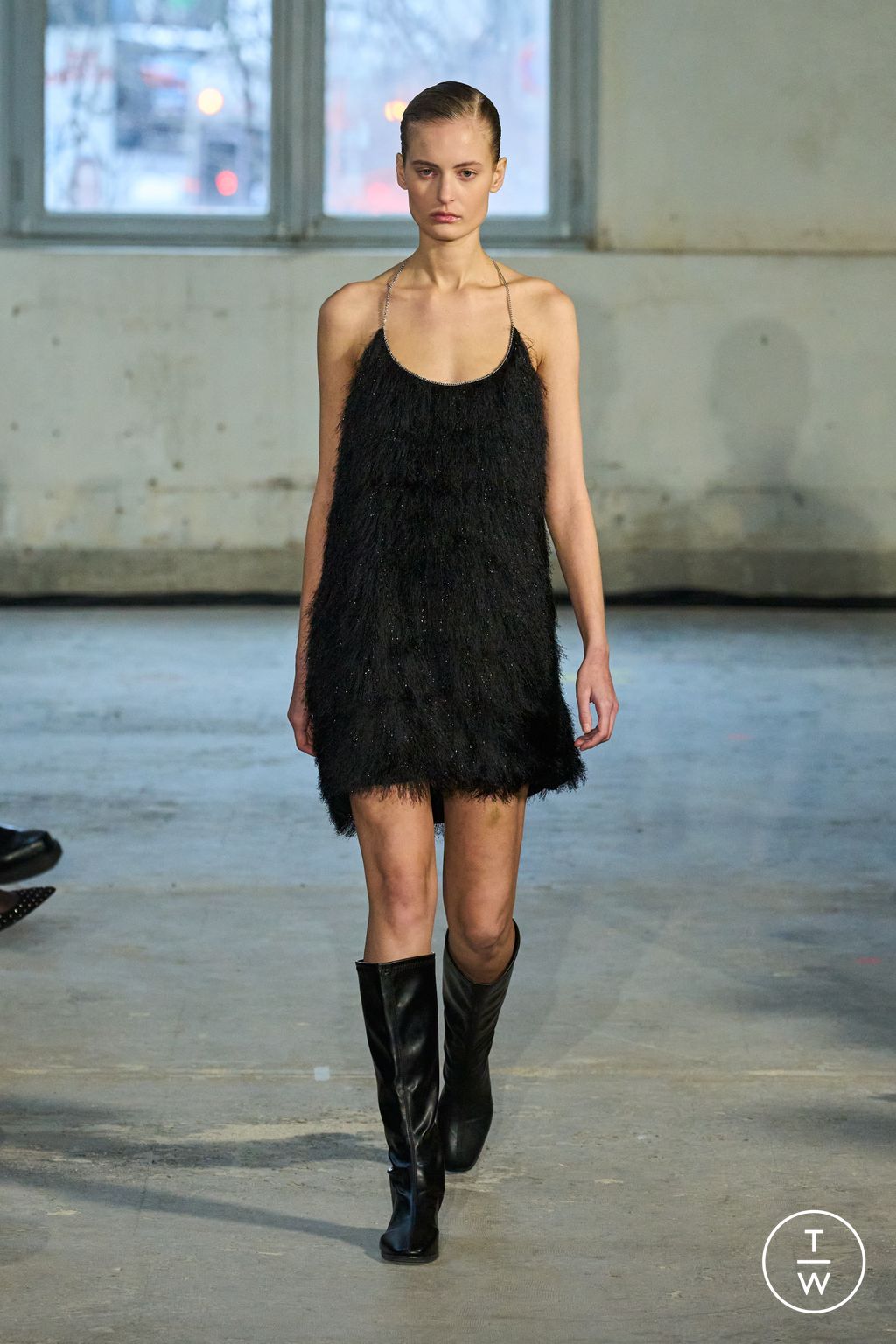 Fashion Week Paris Fall/Winter 2024 look 12 from the Victoria/tomas collection 女装