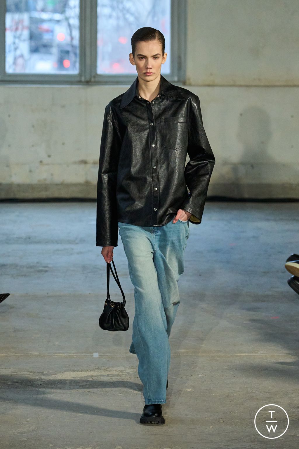 Fashion Week Paris Fall/Winter 2024 look 17 from the Victoria/tomas collection womenswear