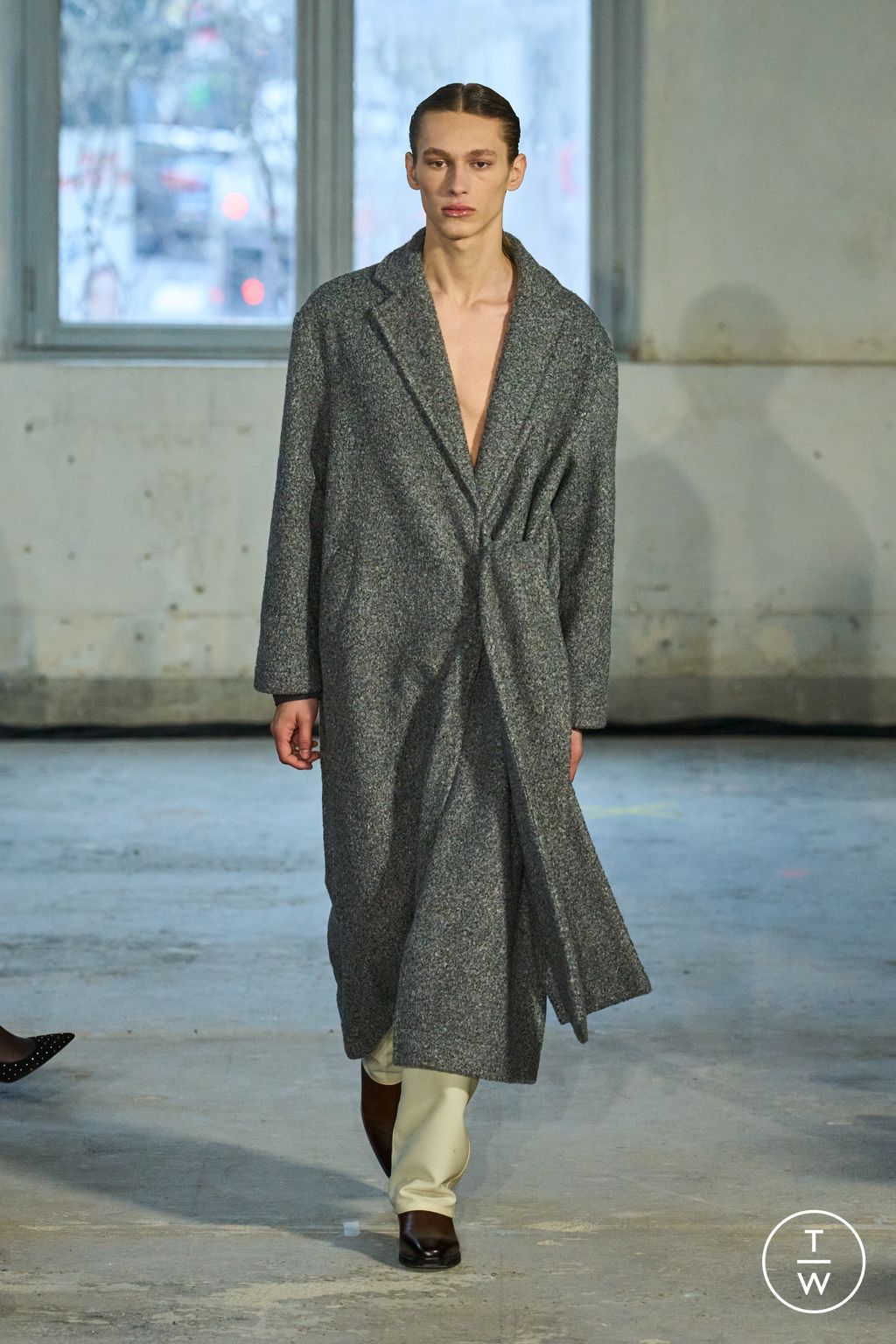 Fashion Week Paris Fall/Winter 2024 look 21 from the Victoria/tomas collection 女装