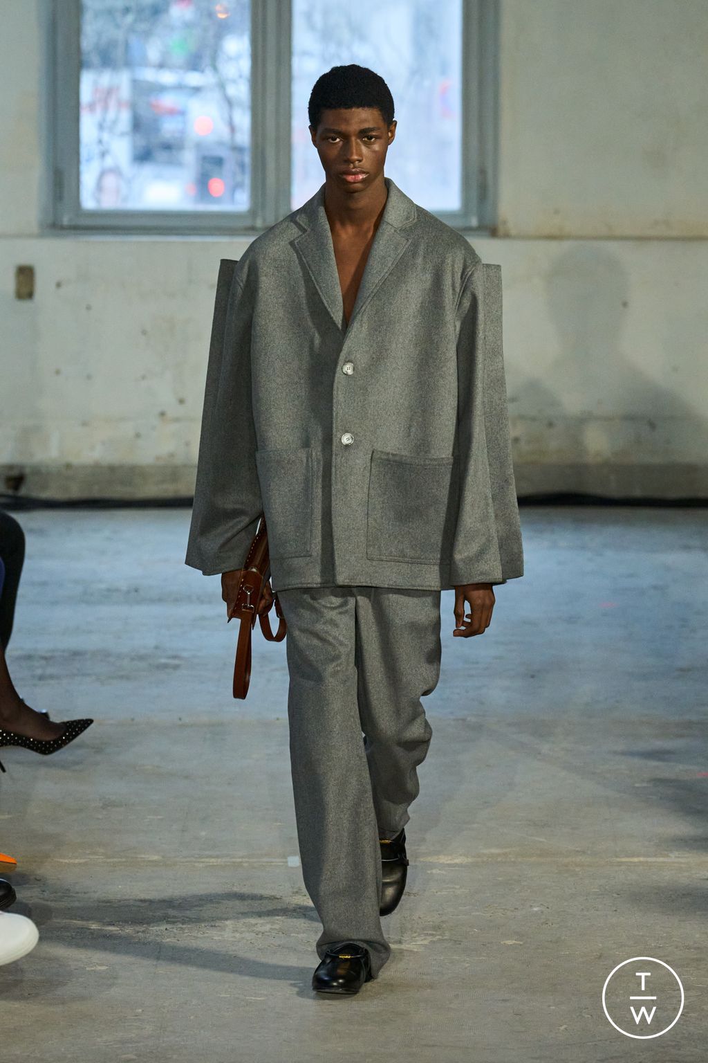 Fashion Week Paris Fall/Winter 2024 look 26 from the Victoria/tomas collection womenswear