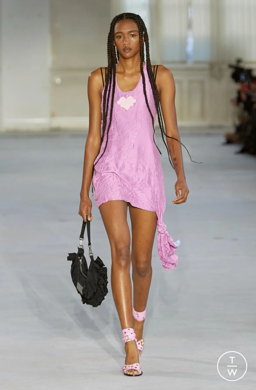 Fashion Week Paris Spring/Summer 2023 look 10 from the Victoria/tomas collection 女装