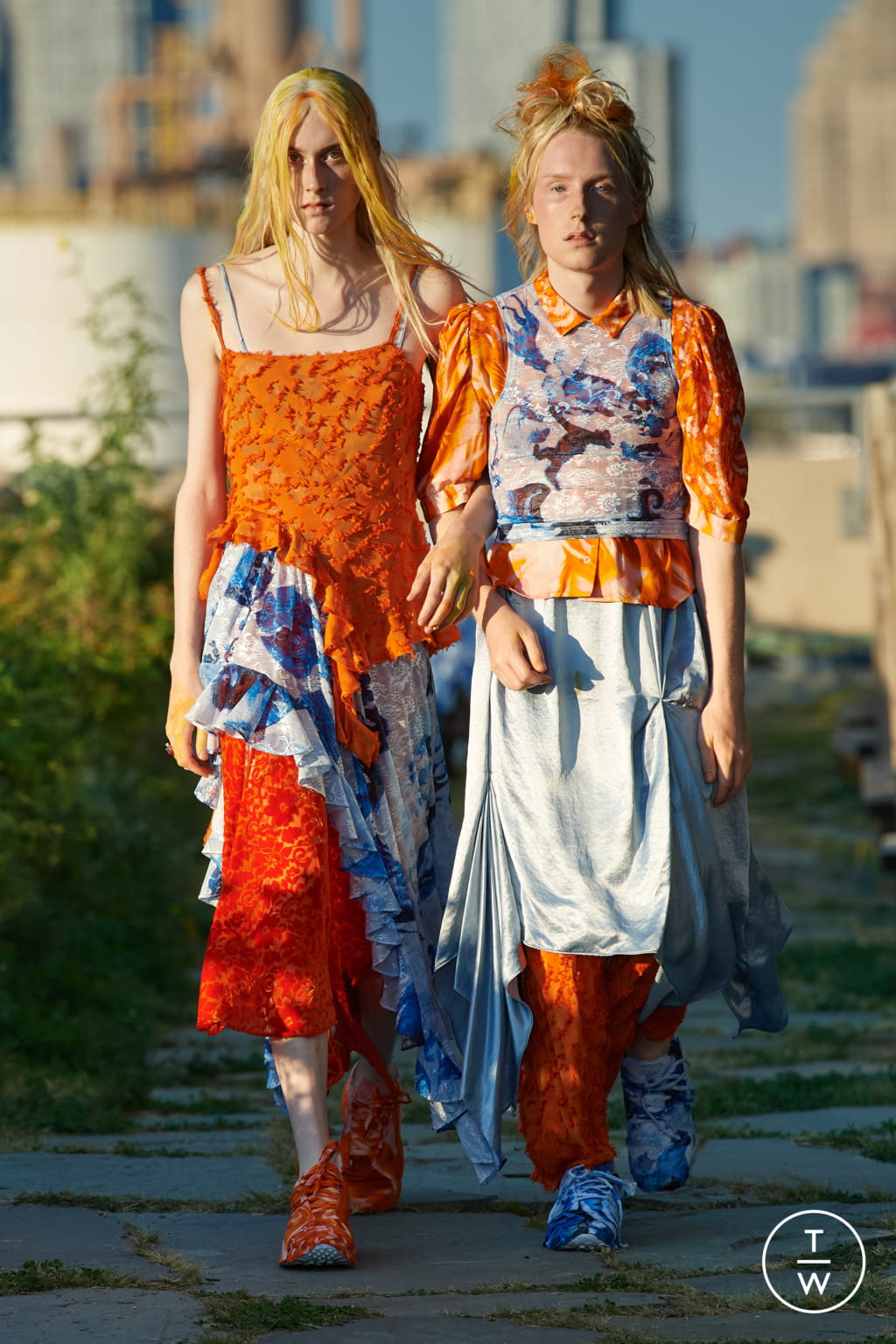 Fashion Week New York Spring/Summer 2022 look 2 de la collection Collina Strada womenswear