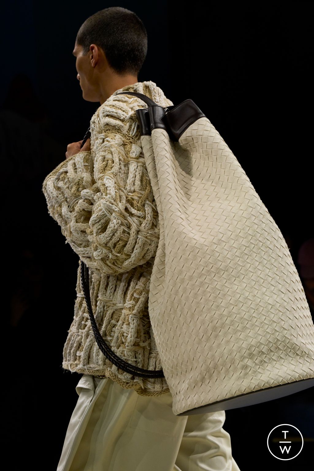 Fashion Week Milan Spring/Summer 2024 look 28 de la collection Bottega Veneta womenswear accessories