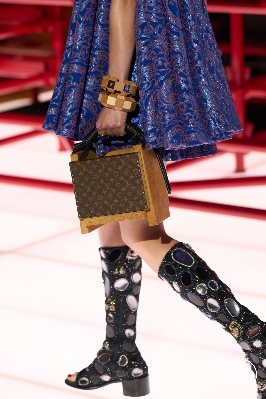 Fashion Week Paris Resort 2026 look 43 from the Louis Vuitton collection womenswear accessories