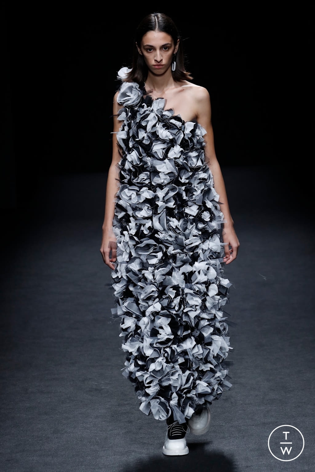 Fashion Week Milan Spring/Summer 2021 look 27 de la collection Vien womenswear
