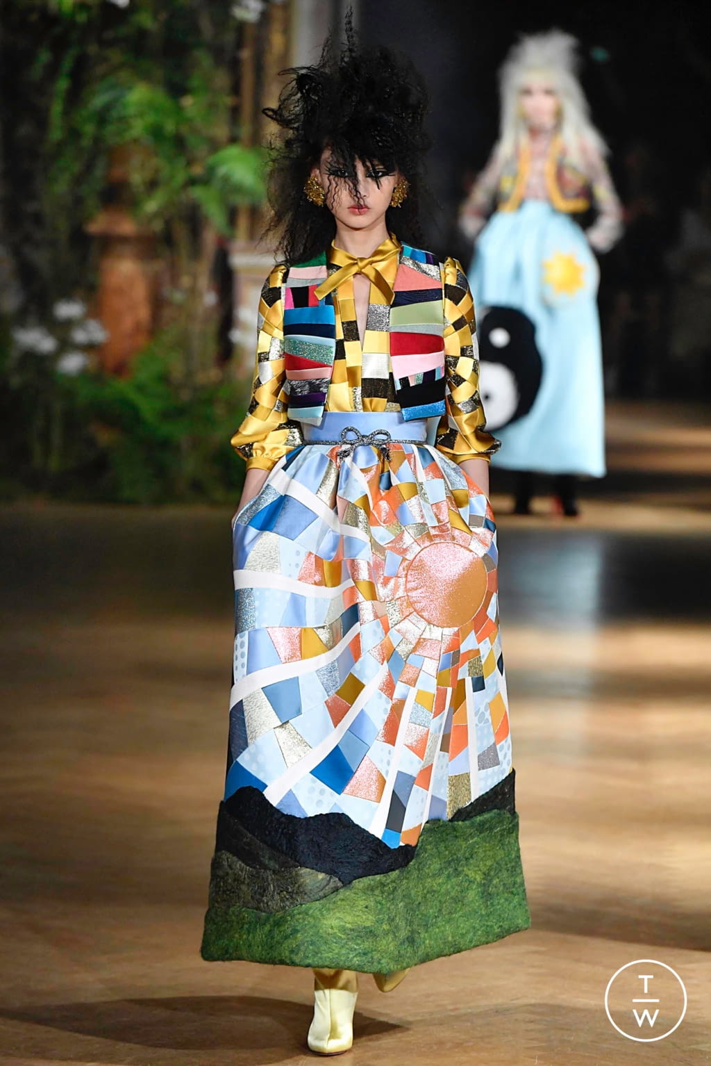 Viktor Rolf Fw19 Couture 19 The Fashion Search Engine walk