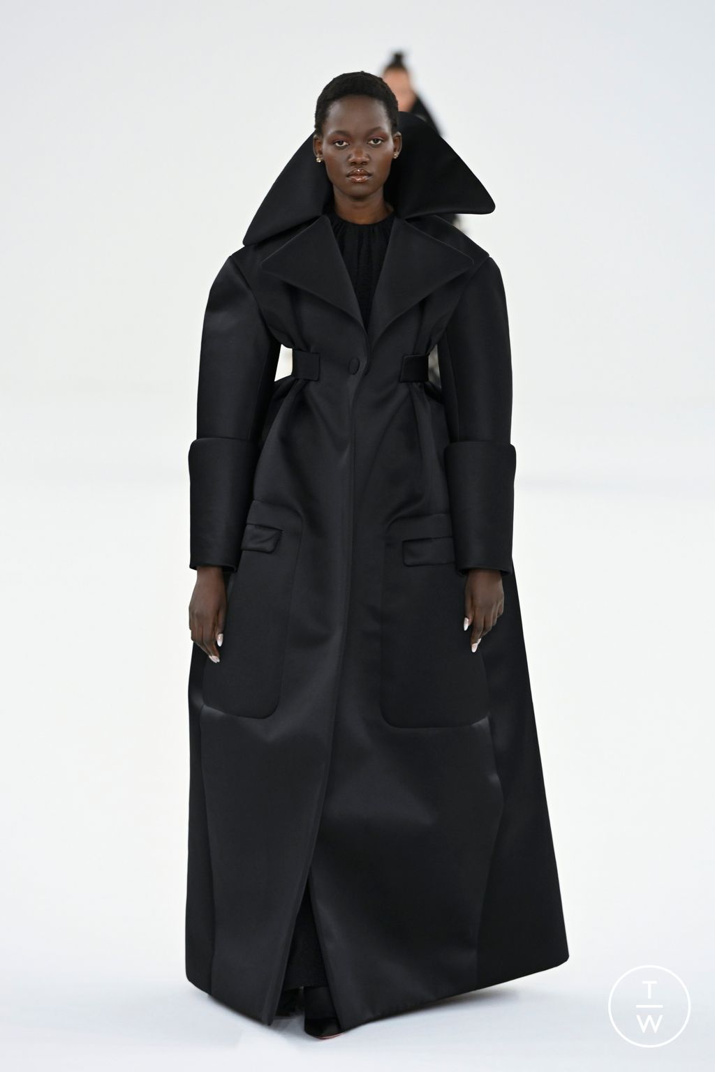 Fashion Week Paris Spring/Summer 2024 look 1 from the Viktor & Rolf collection couture