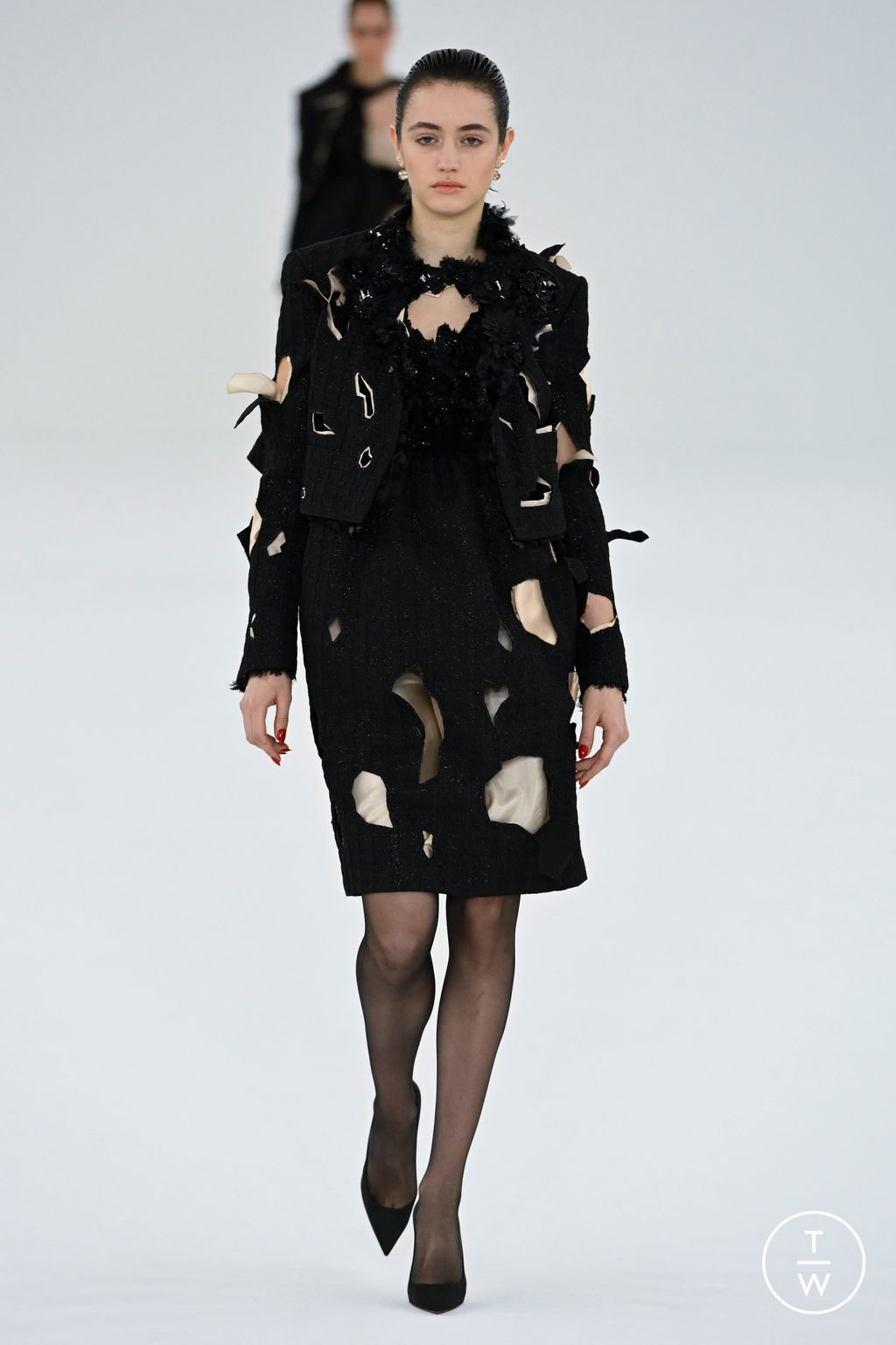 Fashion Week Paris Spring/Summer 2024 look 6 from the Viktor & Rolf collection couture