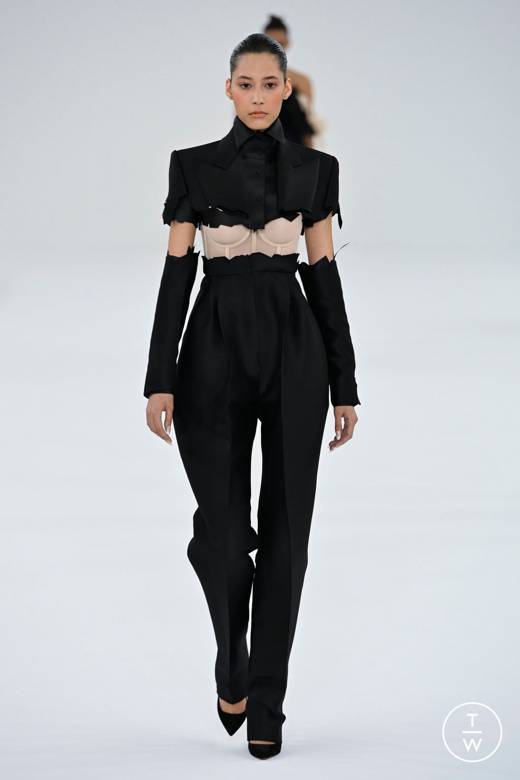 Fashion Week Paris Spring/Summer 2024 look 15 from the Viktor & Rolf collection couture