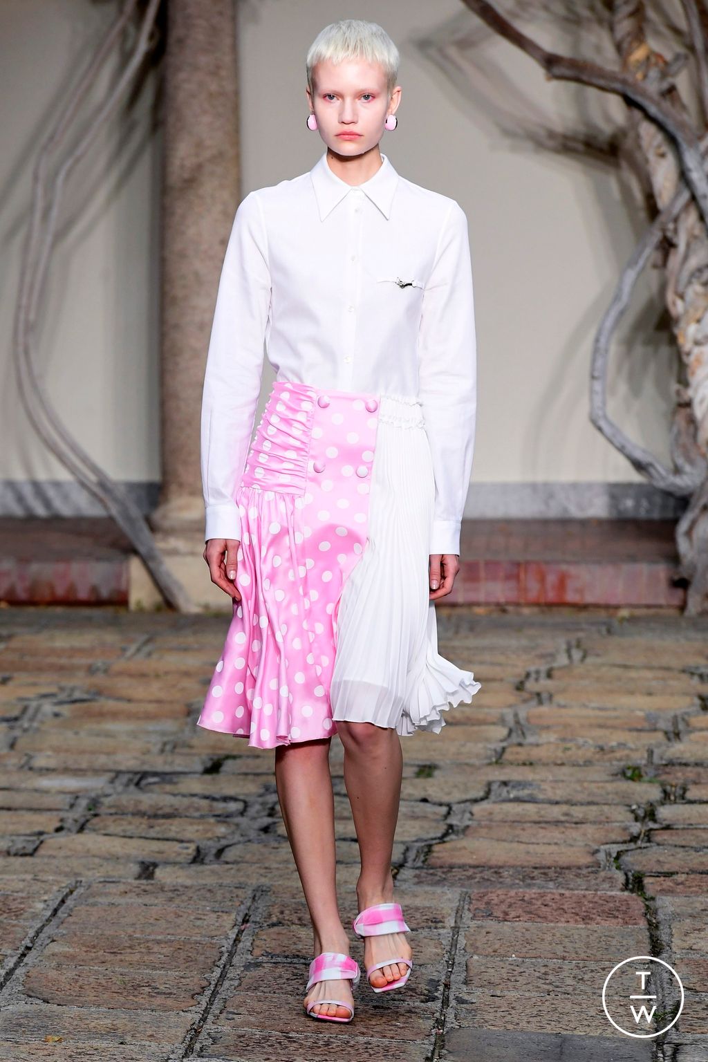 Fashion Week Milan Spring/Summer 2024 look 30 from the Vivetta collection 女装