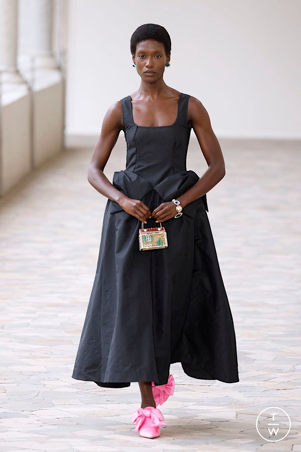 Fashion Week Milan Spring/Summer 2025 look 33 from the Vivetta collection 女装