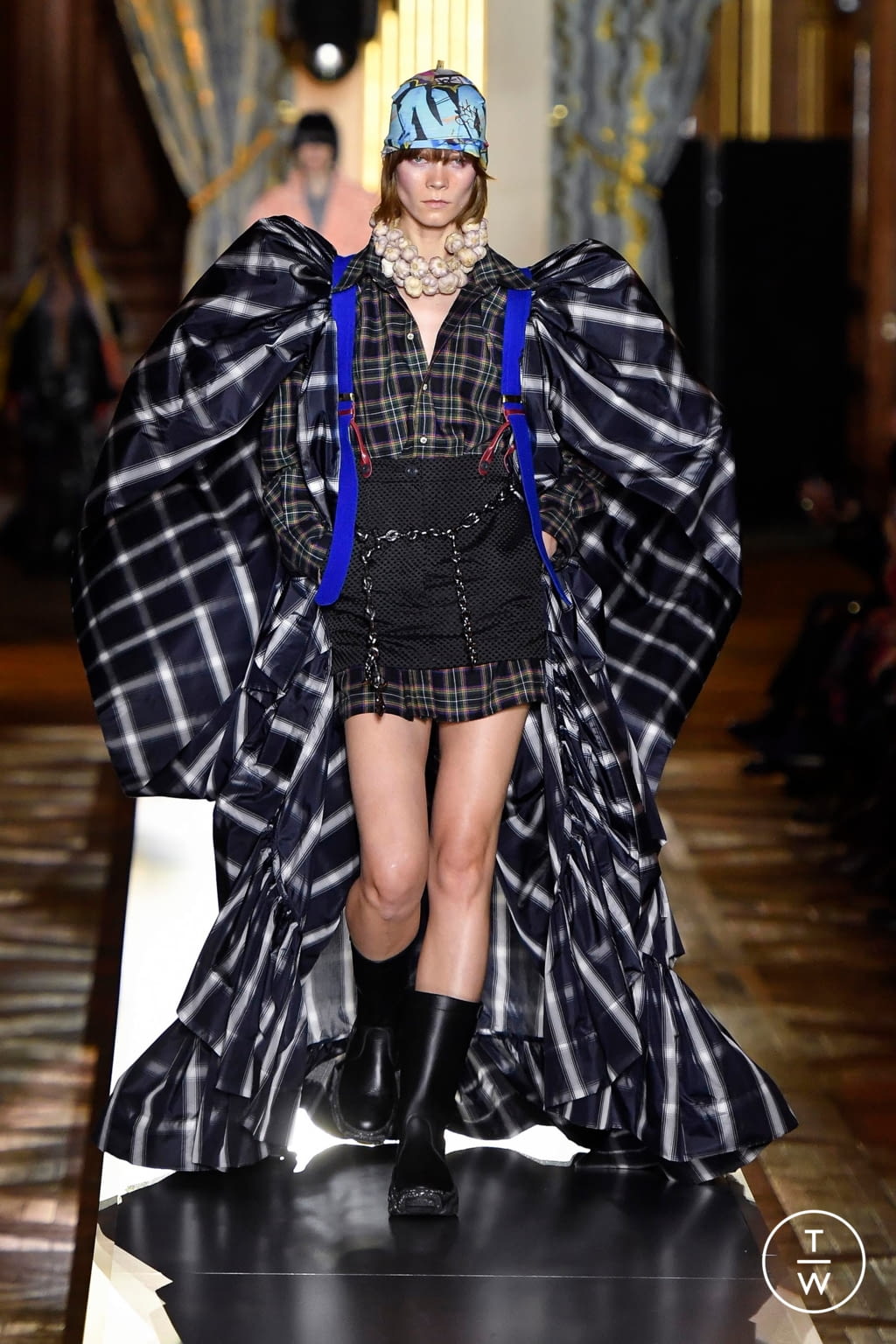 Fashion Week Paris Fall/Winter 2020 look 14 from the Andreas Kronthaler for Vivienne Westwood collection womenswear