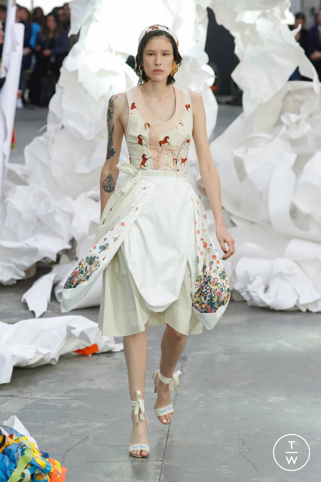 Fashion Week Paris Spring/Summer 2019 look 12 from the Andreas Kronthaler for Vivienne Westwood collection womenswear