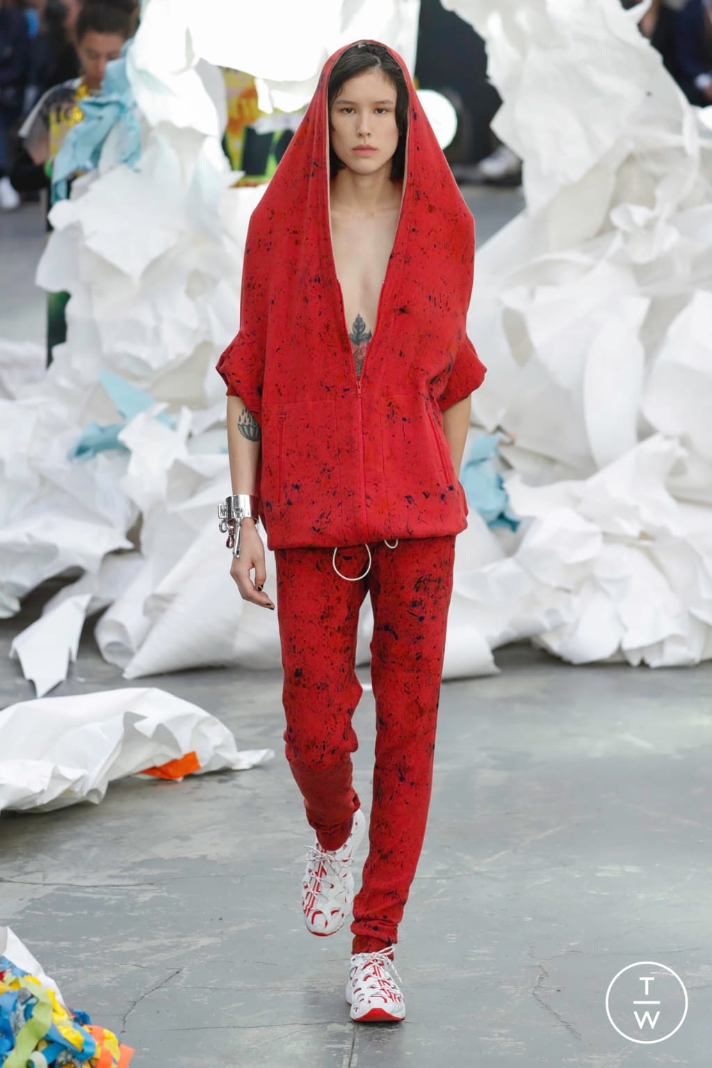 Fashion Week Paris Spring/Summer 2019 look 45 from the Andreas Kronthaler for Vivienne Westwood collection 女装