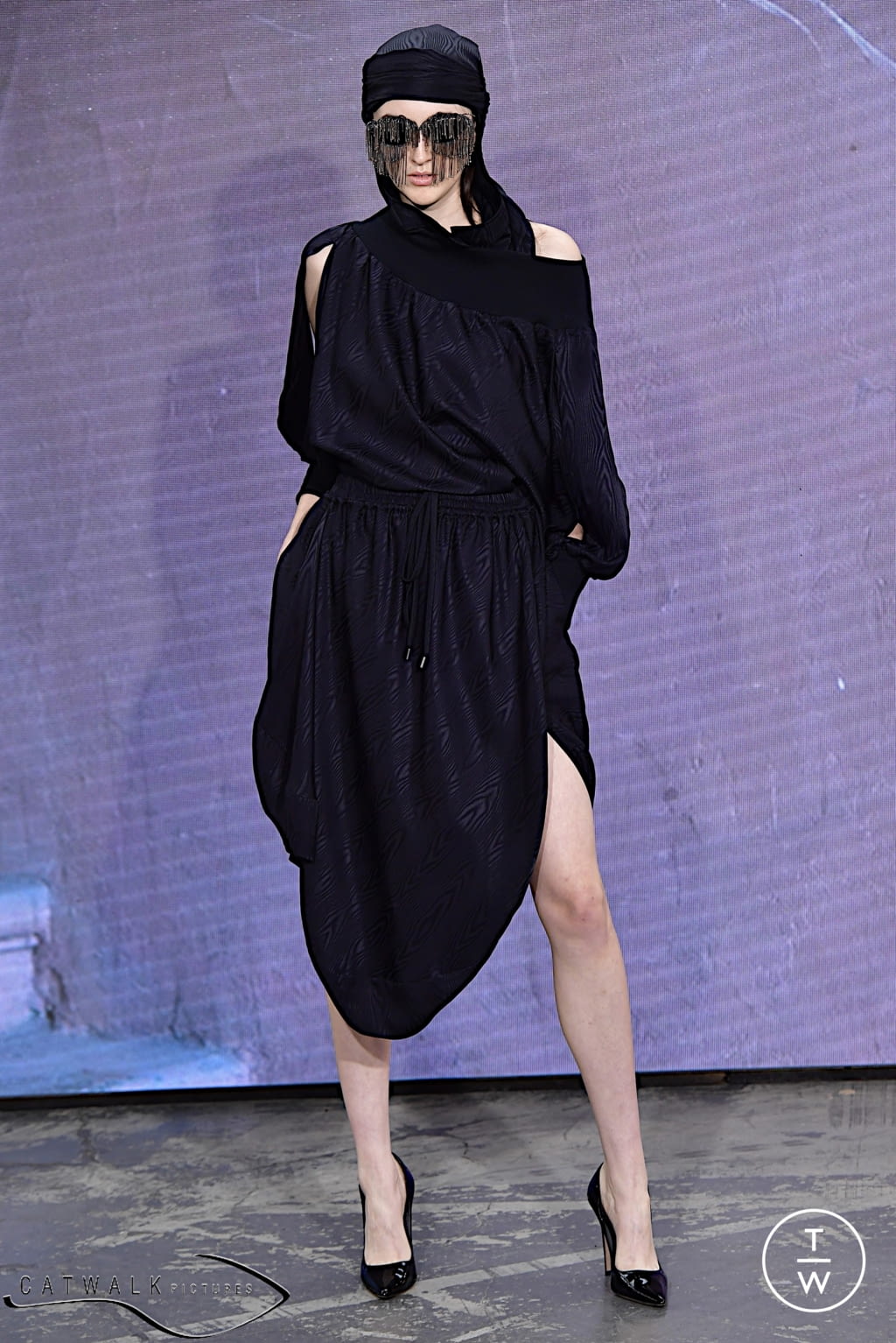 Fashion Week Paris Spring/Summer 2022 look 3 de la collection Andreas Kronthaler for Vivienne Westwood womenswear