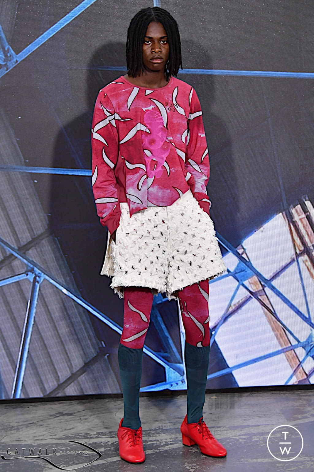 Fashion Week Paris Spring/Summer 2022 look 19 from the Andreas Kronthaler for Vivienne Westwood collection womenswear