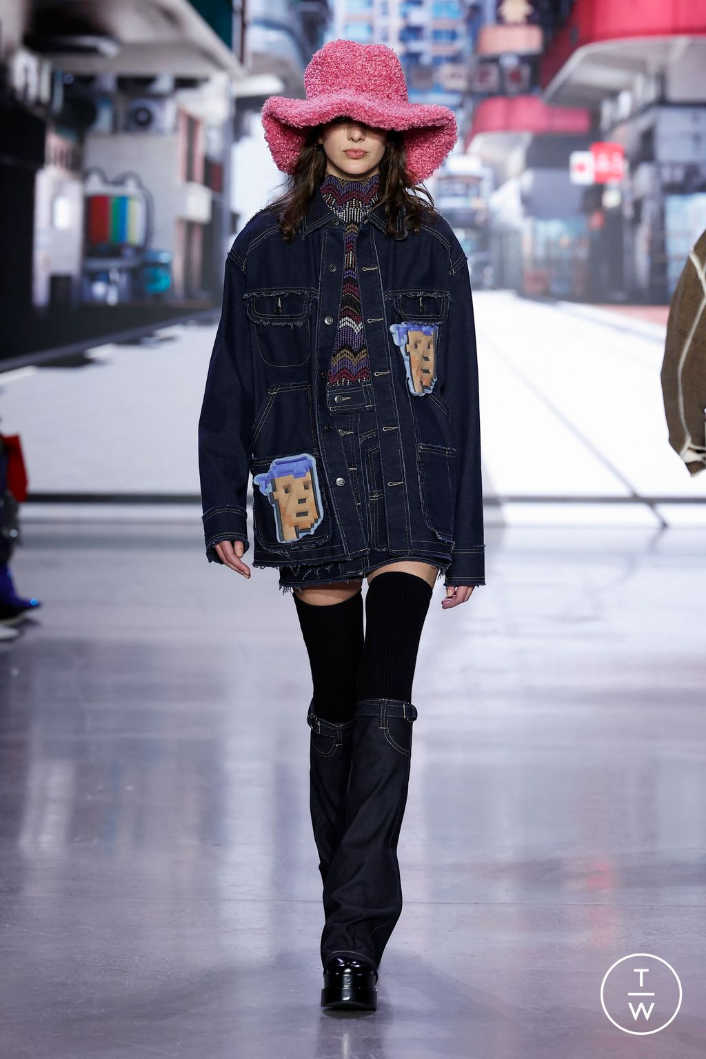 Fashion Week New York Fall/Winter 2023 look 17 from the Vivienne Tam collection womenswear