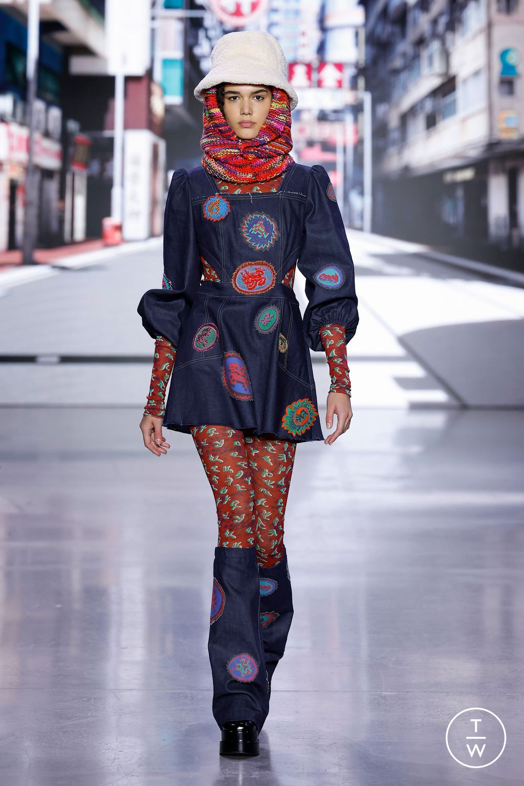 Fashion Week New York Fall/Winter 2023 look 27 from the Vivienne Tam collection 女装