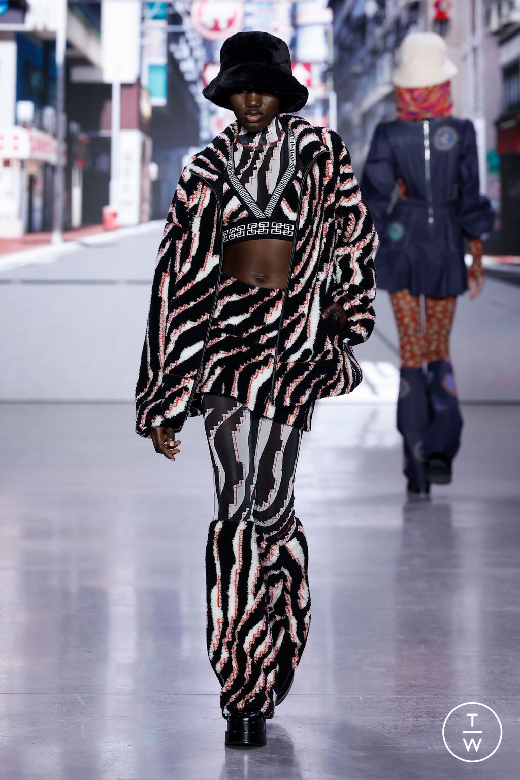 Fashion Week New York Fall/Winter 2023 look 28 from the Vivienne Tam collection 女装