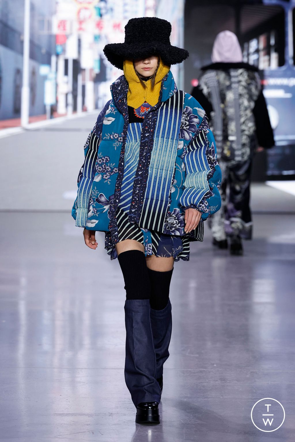 Fashion Week New York Fall/Winter 2023 look 34 from the Vivienne Tam collection 女装