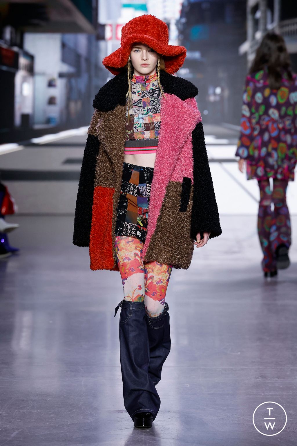 Fashion Week New York Fall/Winter 2023 look 38 from the Vivienne Tam collection 女装