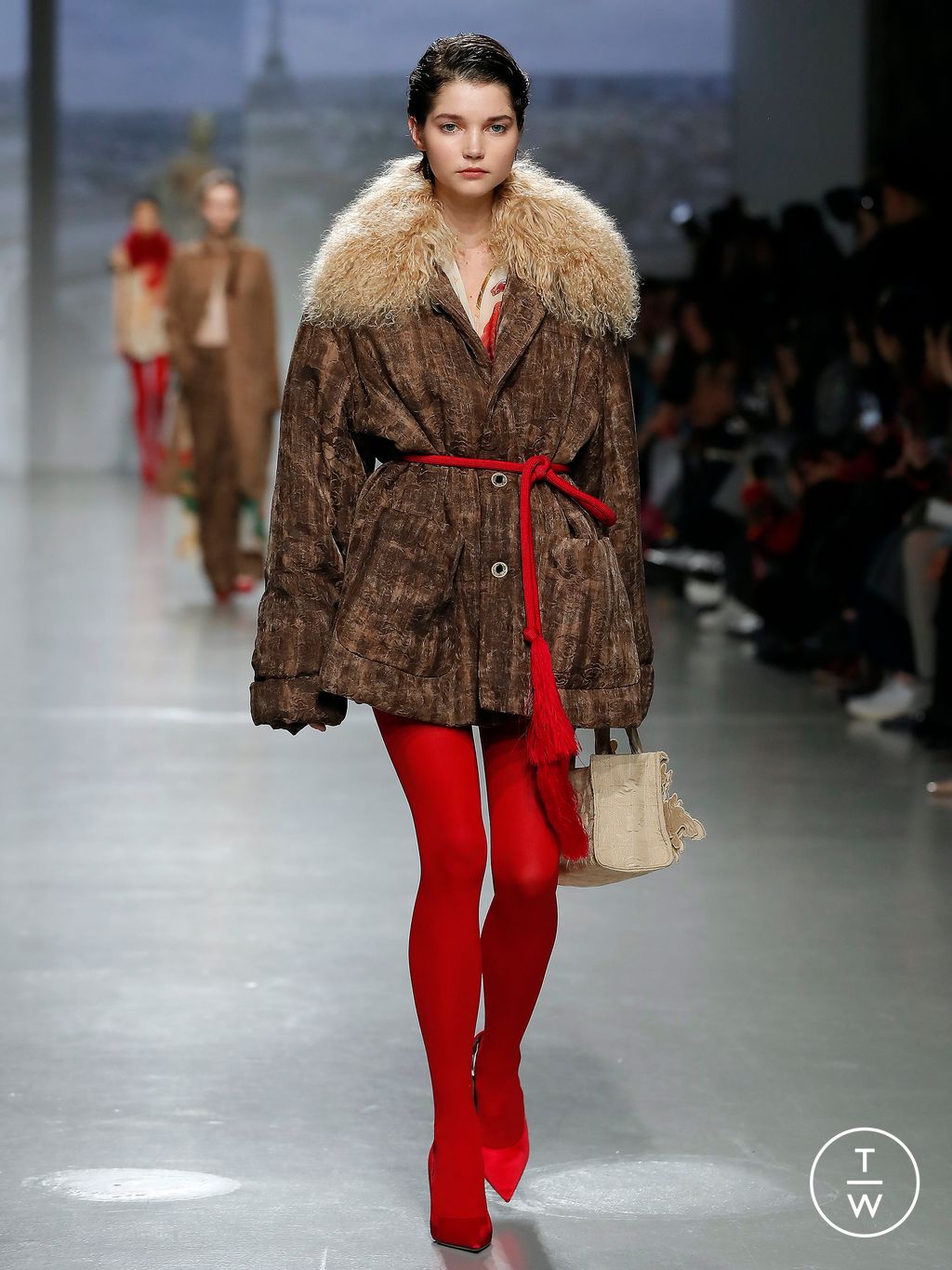 Fashion Week Paris Fall/Winter 2024 look 3 de la collection Vivienne Tam womenswear
