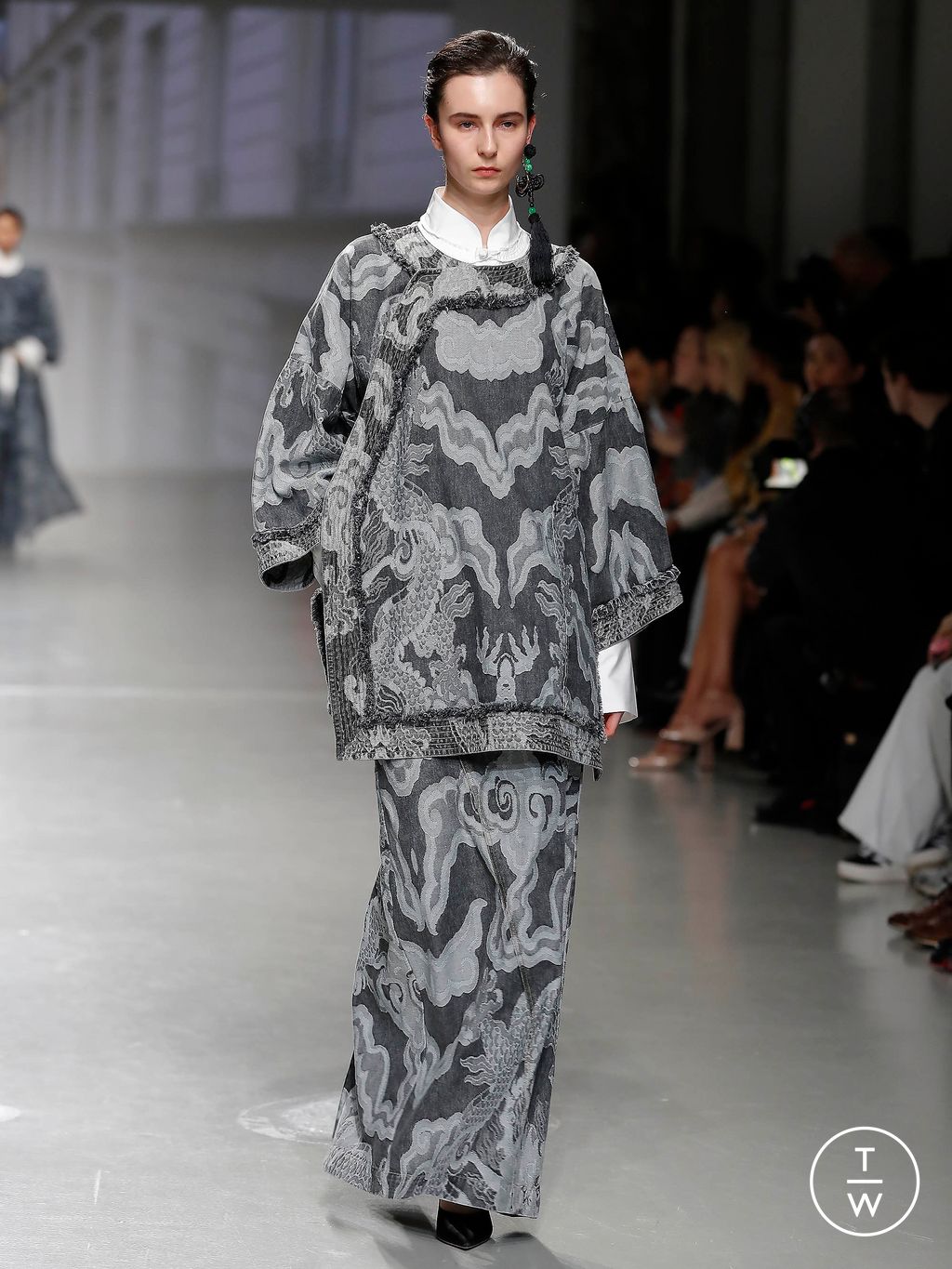 Fashion Week Paris Fall/Winter 2024 look 14 from the Vivienne Tam collection womenswear