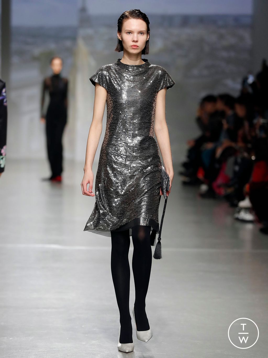 Fashion Week Paris Fall/Winter 2024 look 28 de la collection Vivienne Tam womenswear