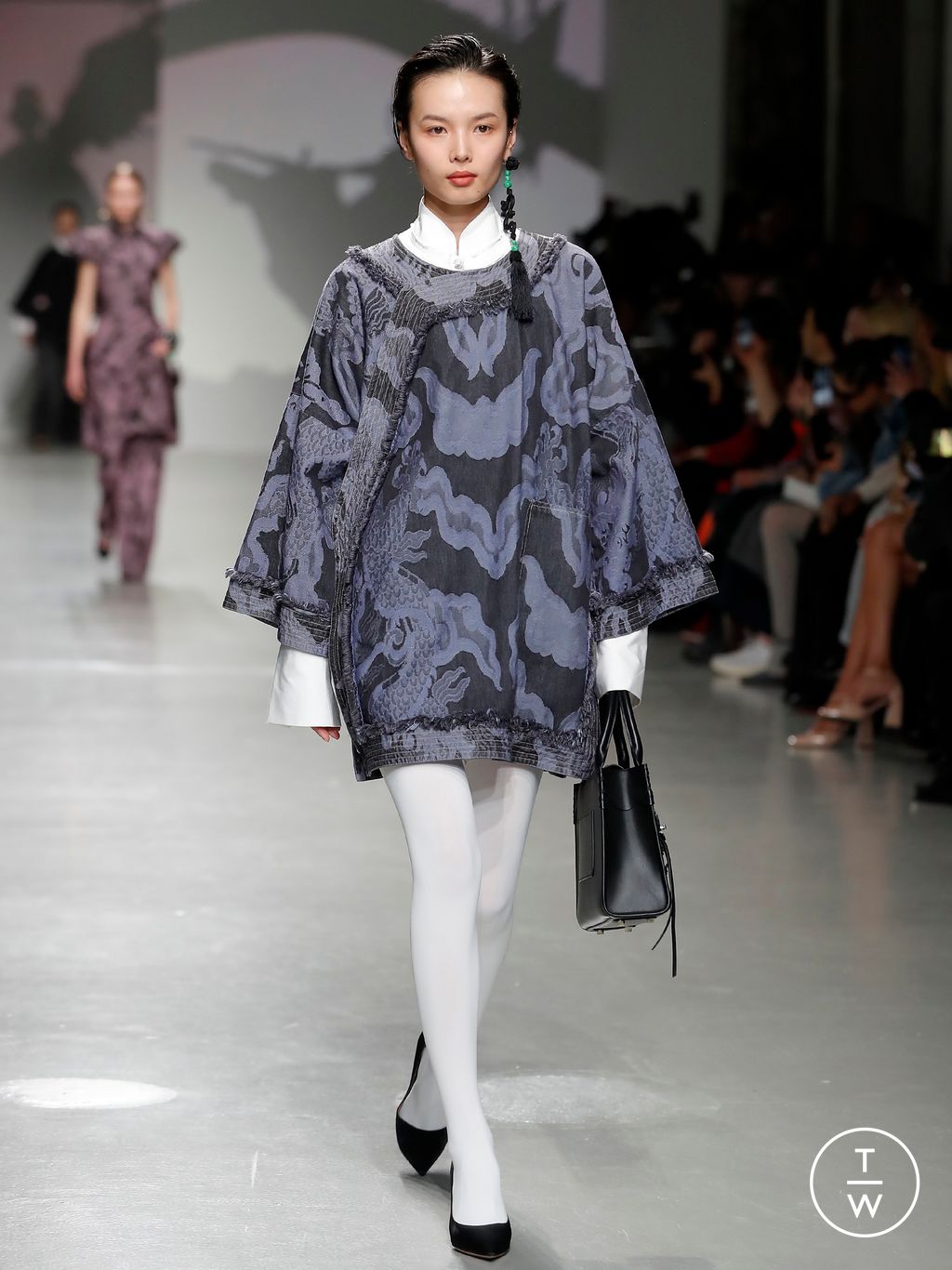 Fashion Week Paris Fall/Winter 2024 look 16 from the Vivienne Tam collection womenswear