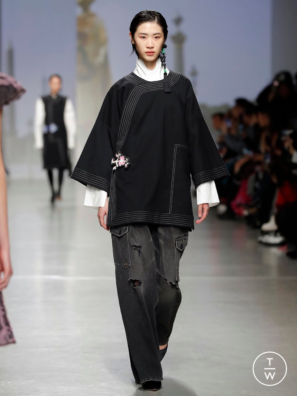 Fashion Week Paris Fall/Winter 2024 look 18 from the Vivienne Tam collection womenswear