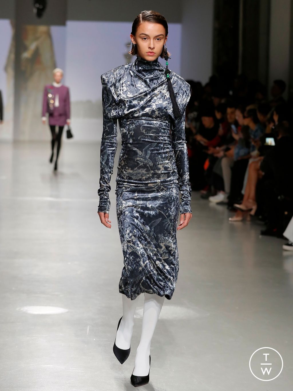 Fashion Week Paris Fall/Winter 2024 look 21 de la collection Vivienne Tam womenswear