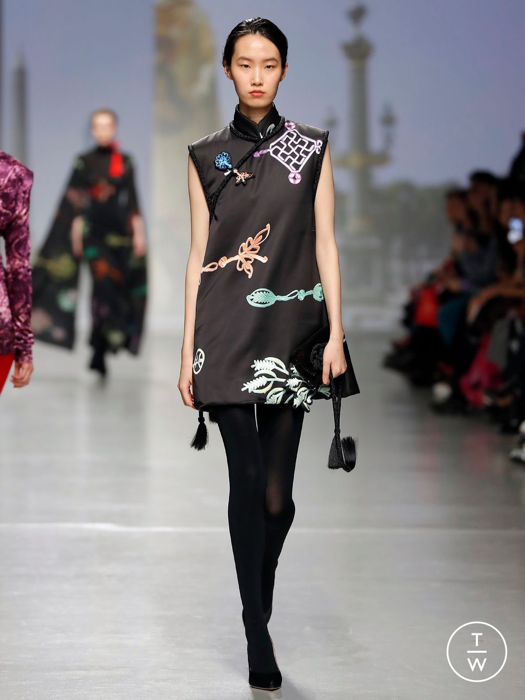 Fashion Week Paris Fall/Winter 2024 look 24 de la collection Vivienne Tam womenswear